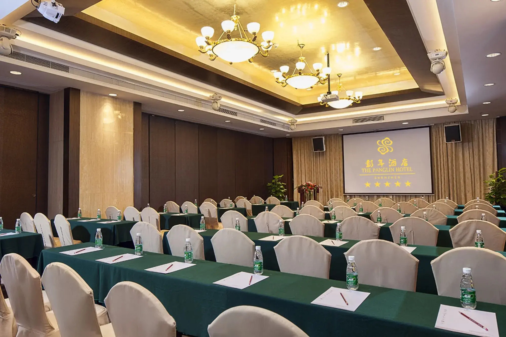 Renaissance Shenzhen Luohu Hotel