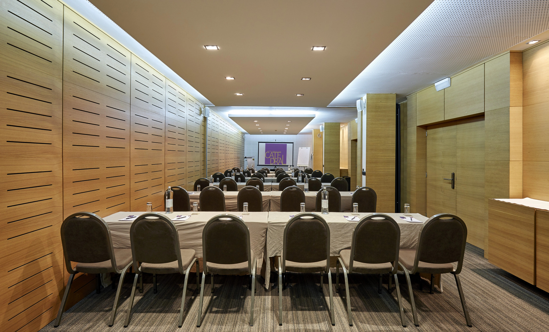 Отель Barcelona Catedral