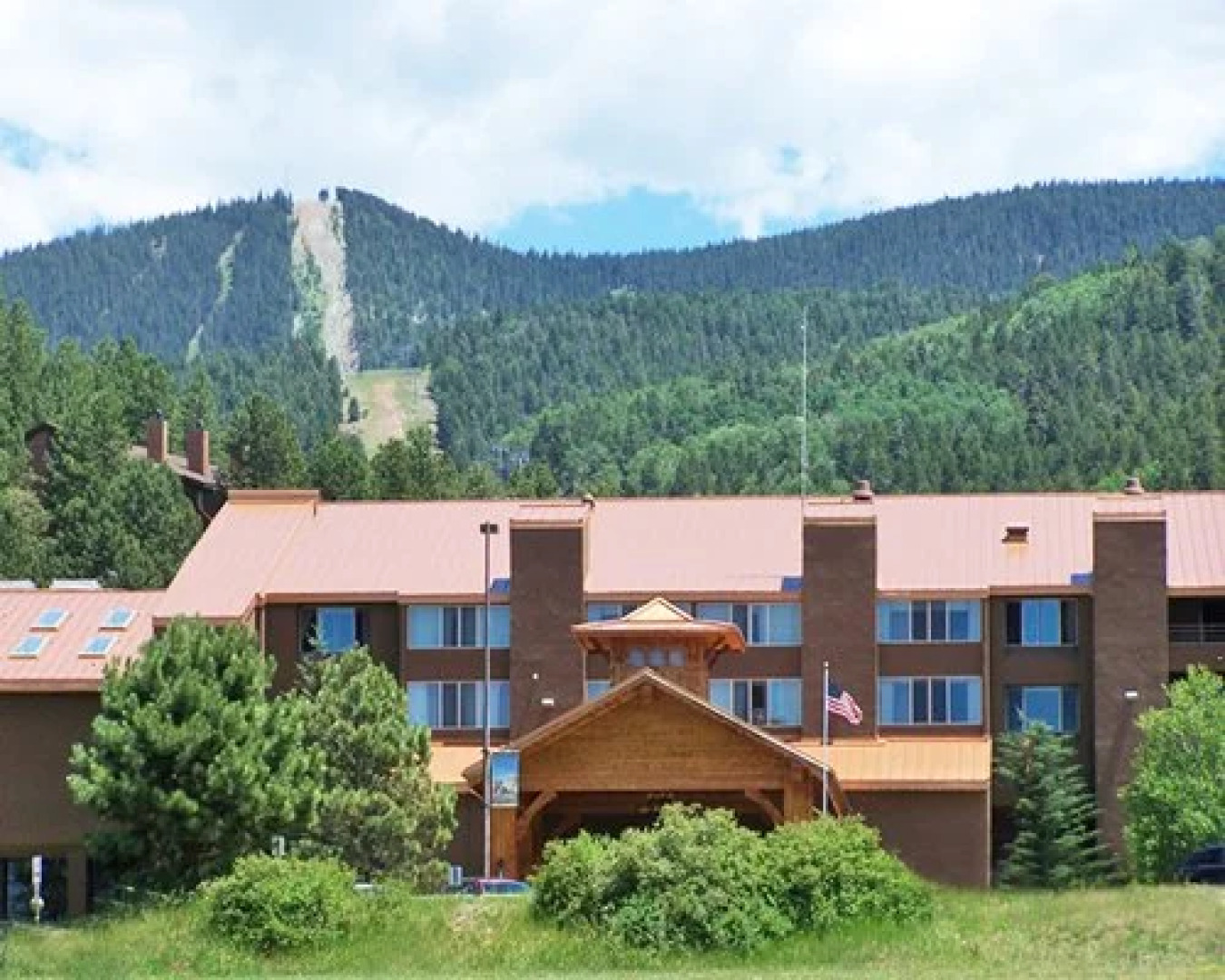 Eagle Wing Suites at Angel Fire Resort