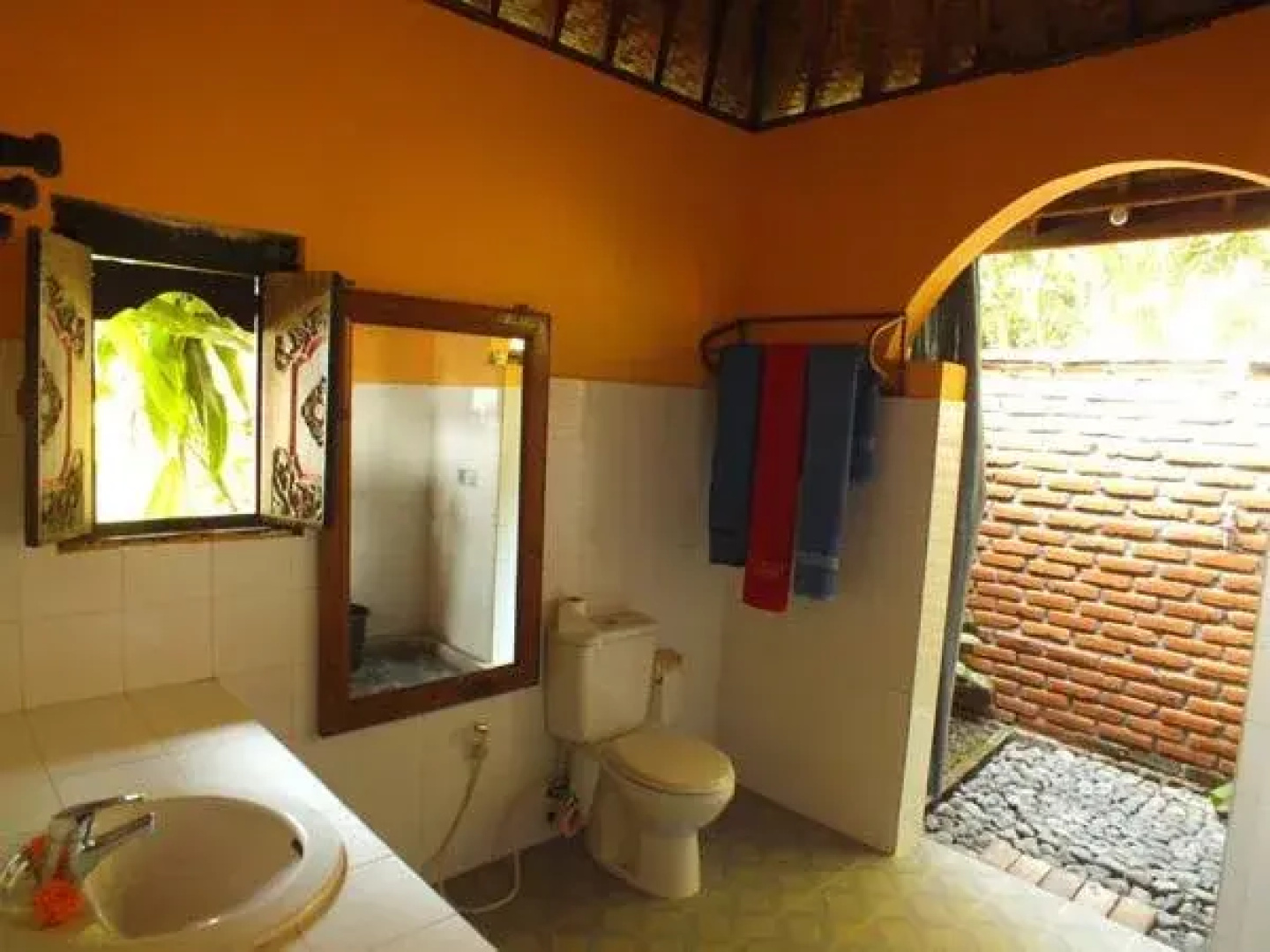 Shanti Loka Hotel