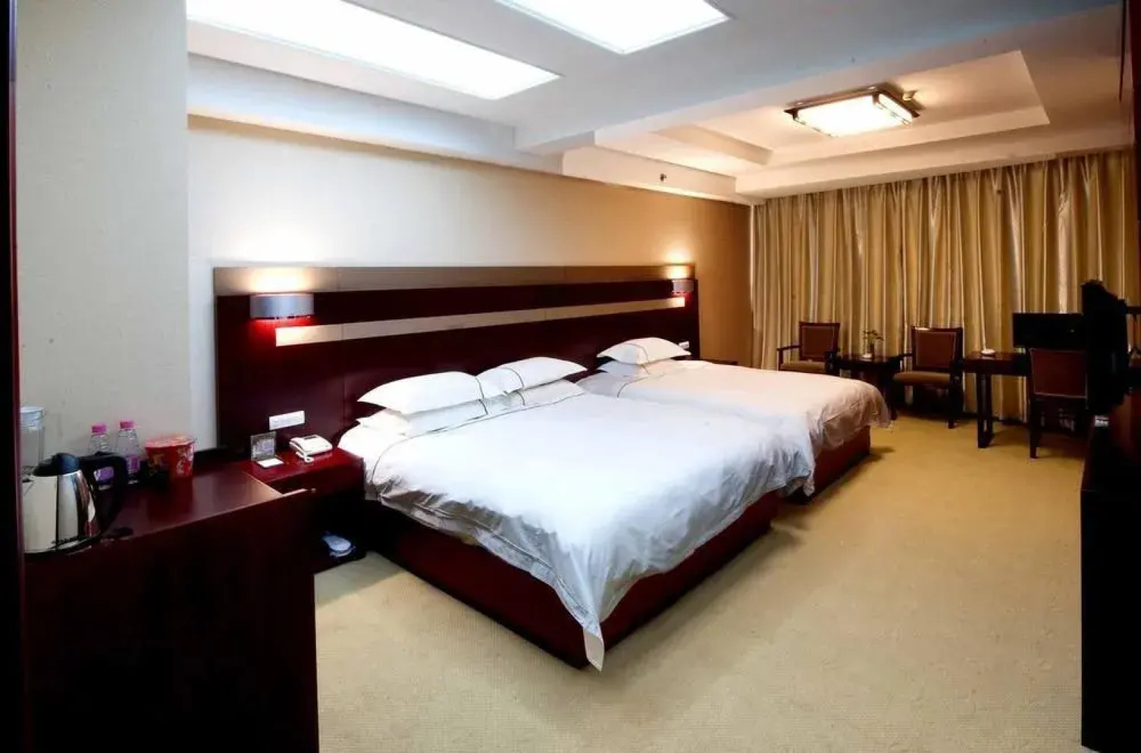 Yongli Business Hotel