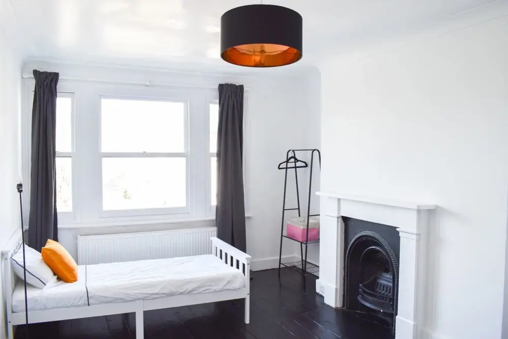 Spacious 3 Bedroom Hove Apartment