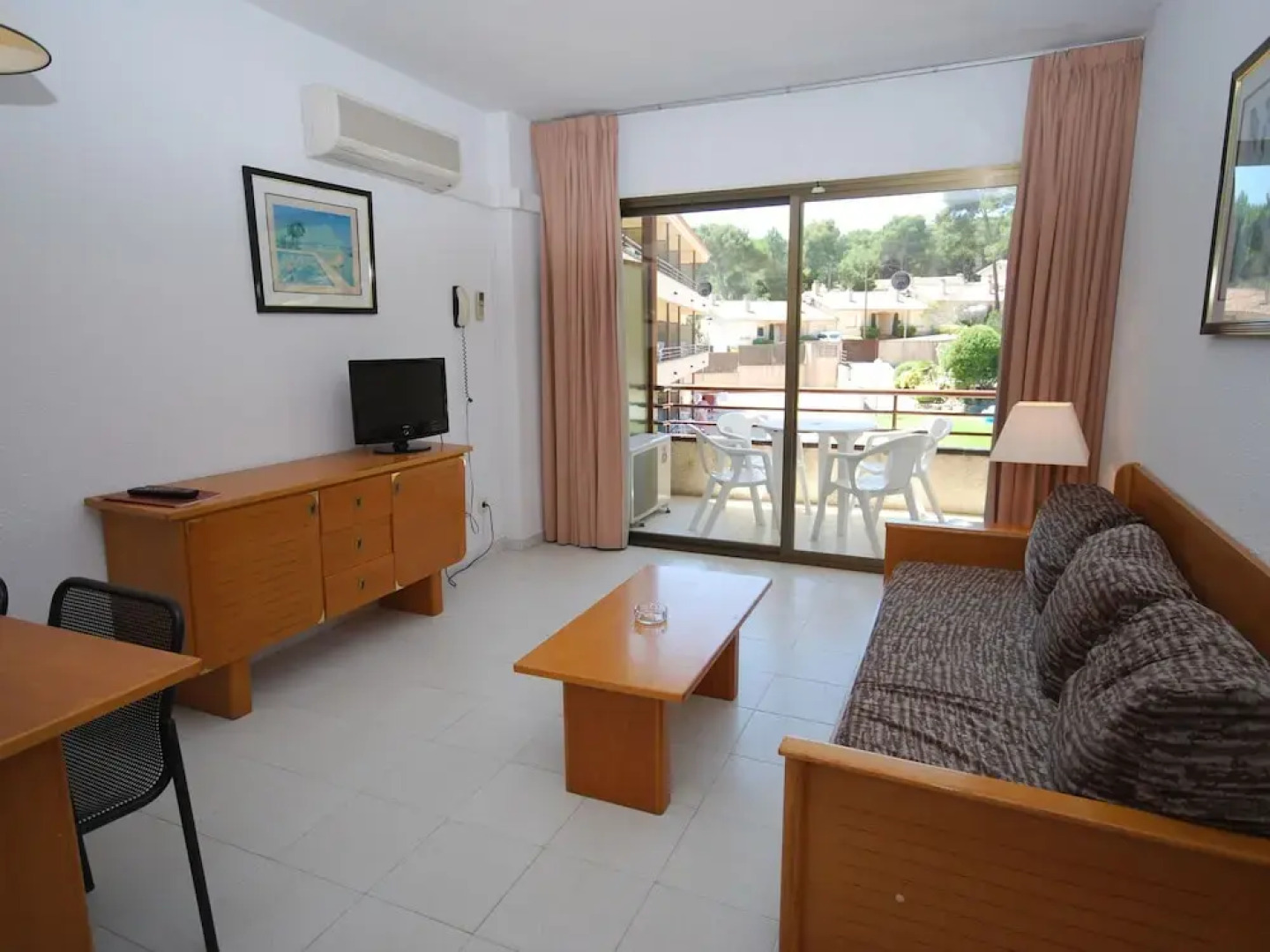 Comfortable Apartment With AC, at 900 m. From the Beach