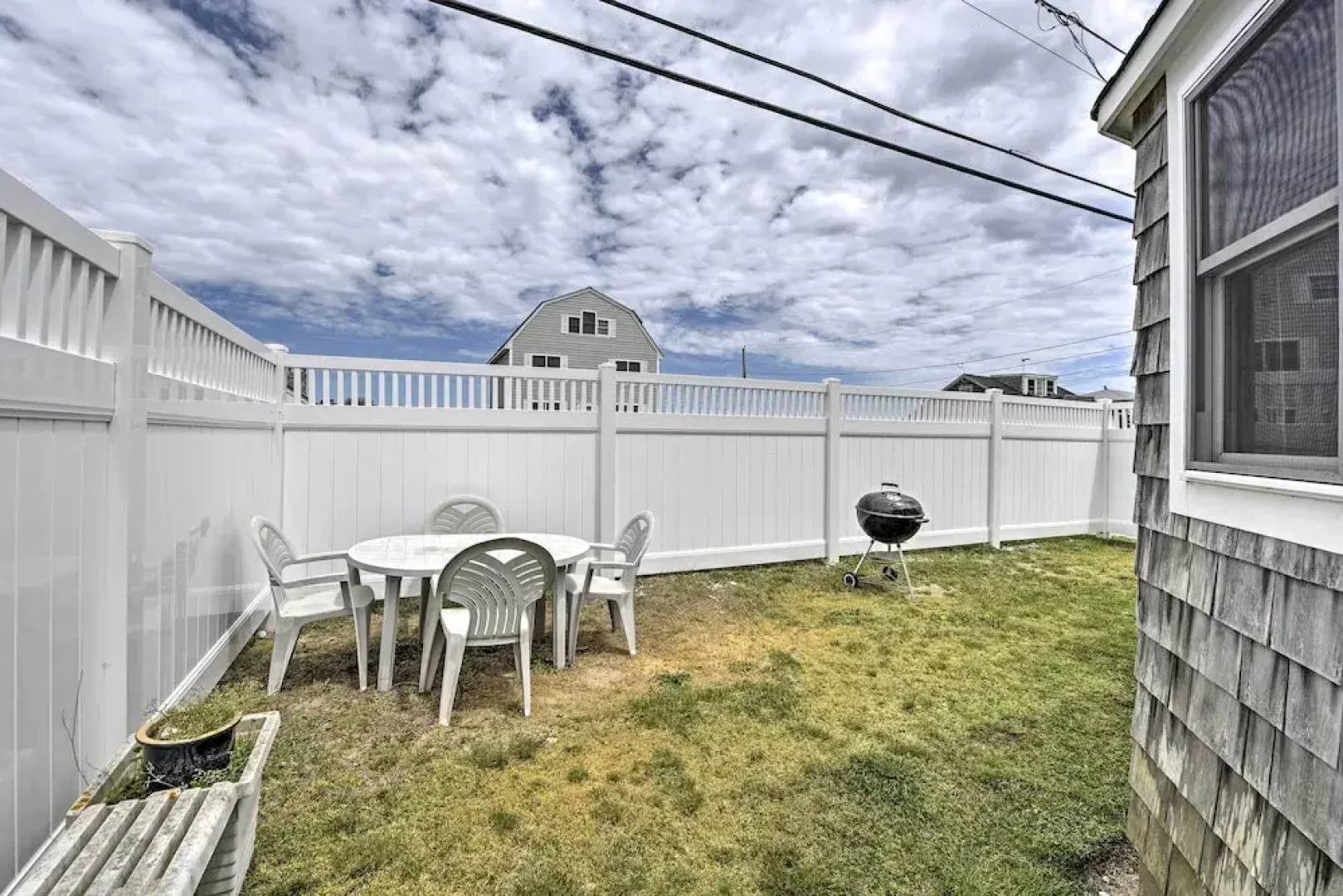 Peaceful Cottage - Steps to Matunuck Beach