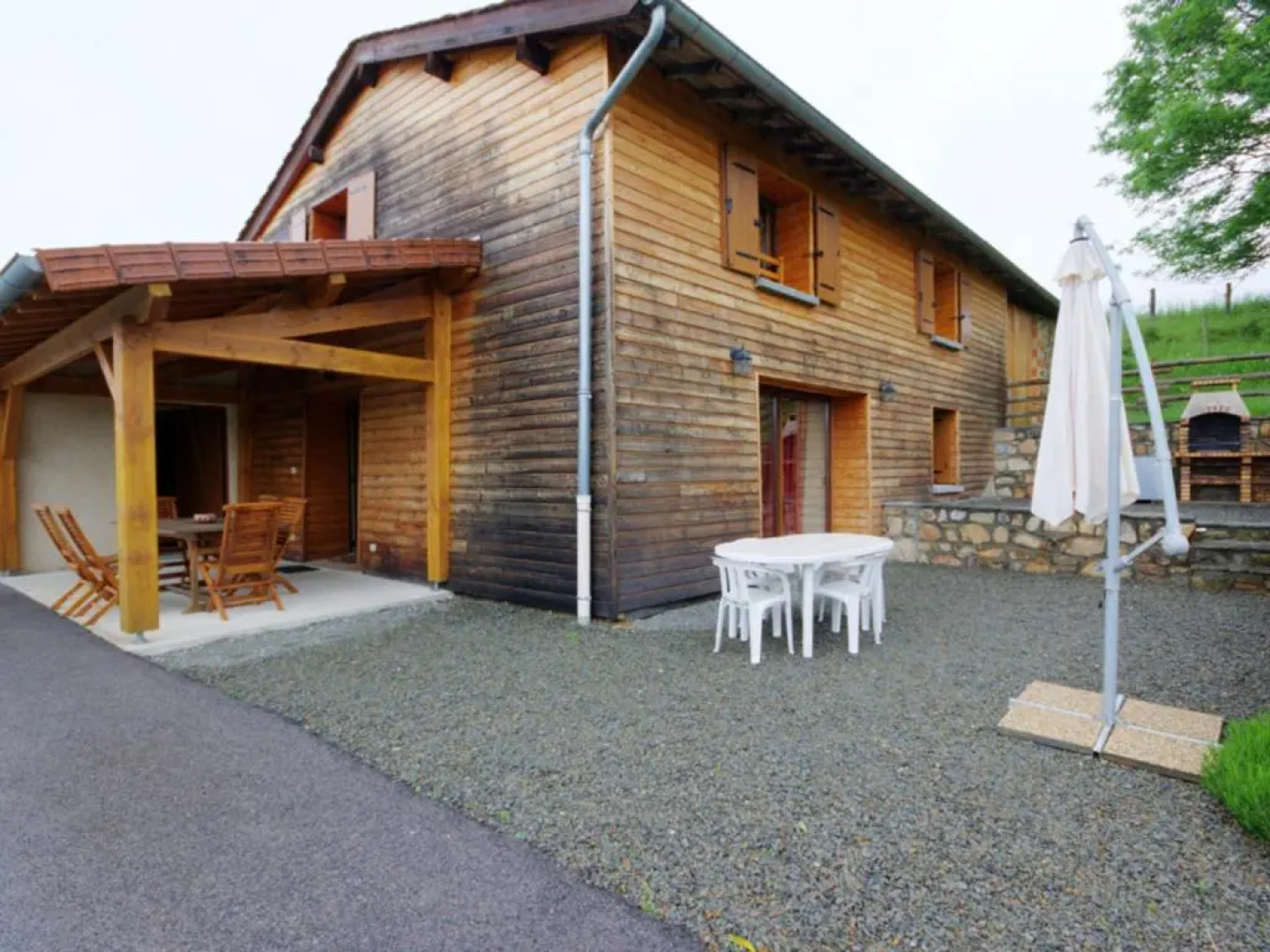 Gîte Saint-Cyr-de-Valorges, 5 pièces, 8 personnes - FR-1-496-17