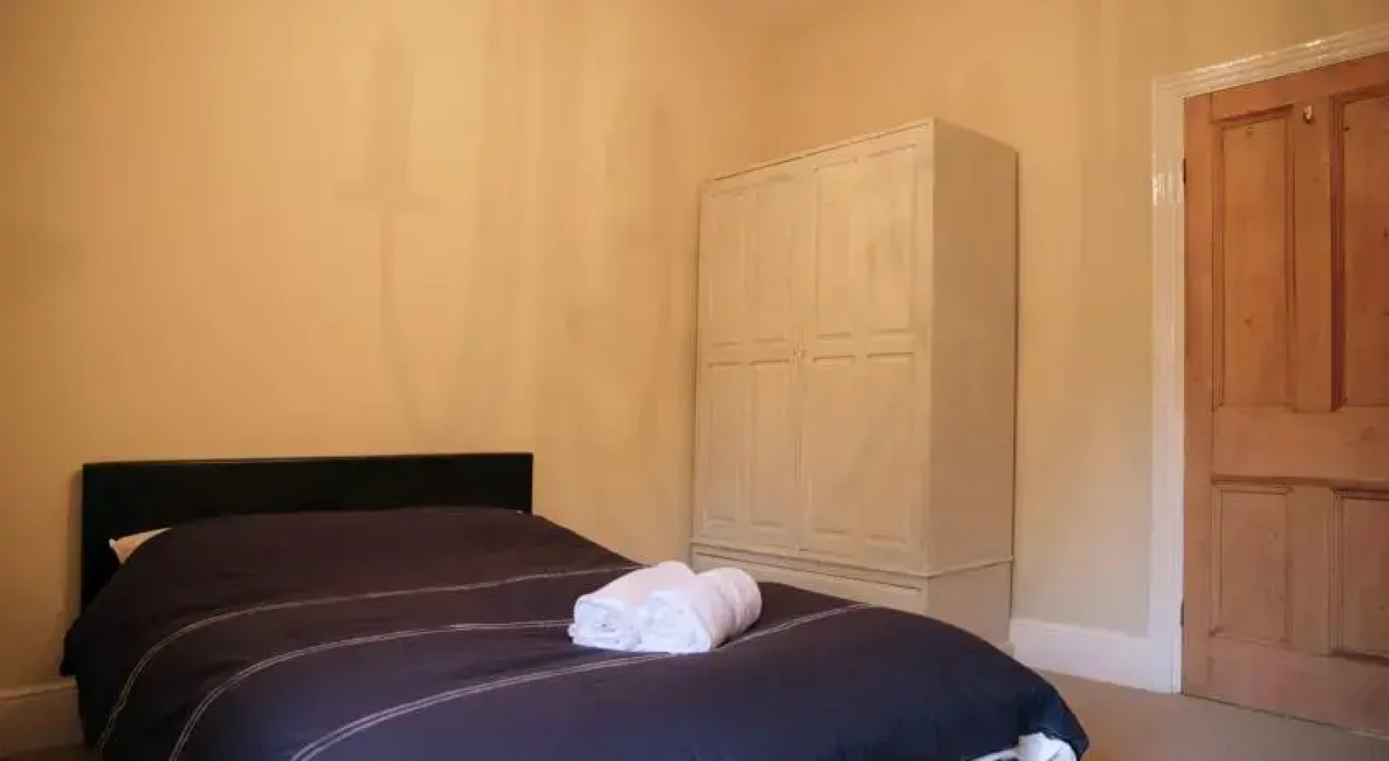 Lovely 4 Bed Stylish Home in Green Birmingham Suburb