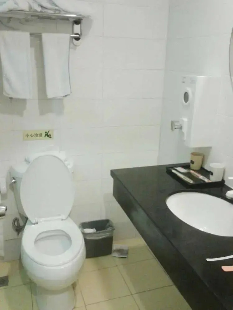 Home Inn Wuhan Jinghan Avenue Dazhi Road Light Rail