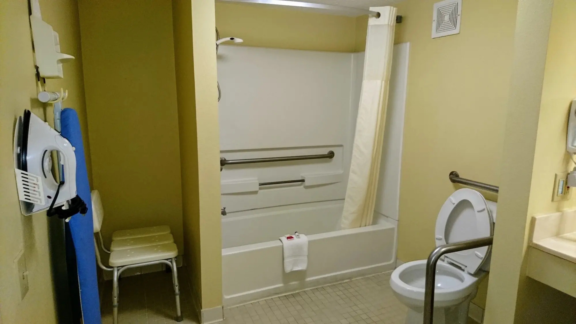 Travelodge by Wyndham Knoxville East