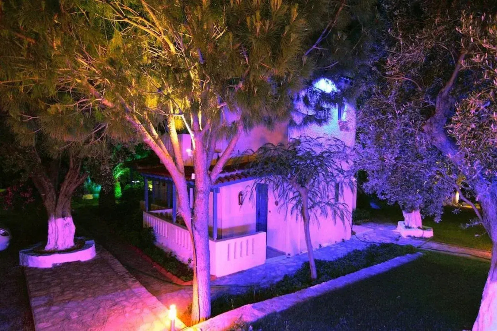 White Rock Apartments