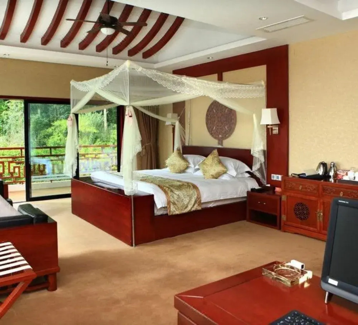 New Century SPA and Resort PUER