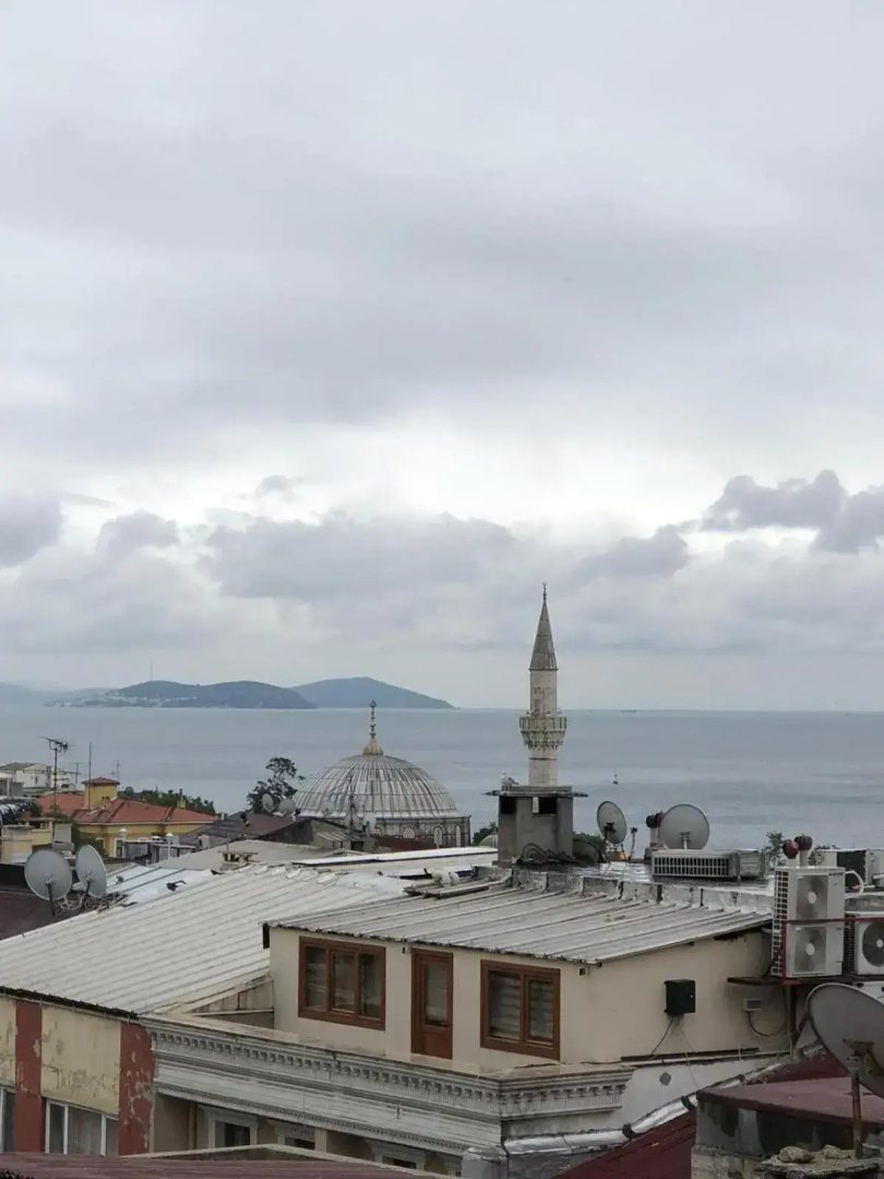 Blue Mosque Apart