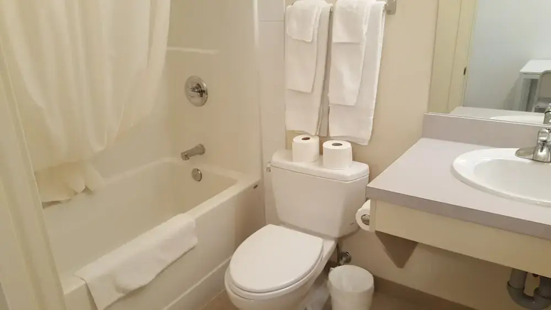 waintel studio-wainwright motel