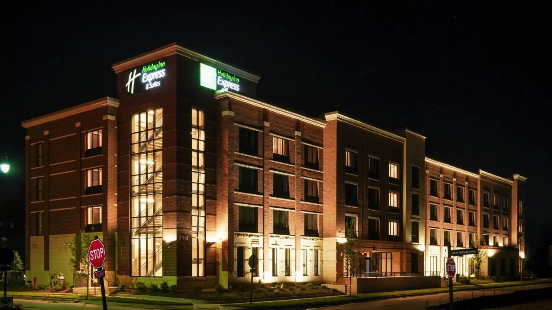 Holiday Inn Express & Suites Franklin - Berry Farms by IHG
