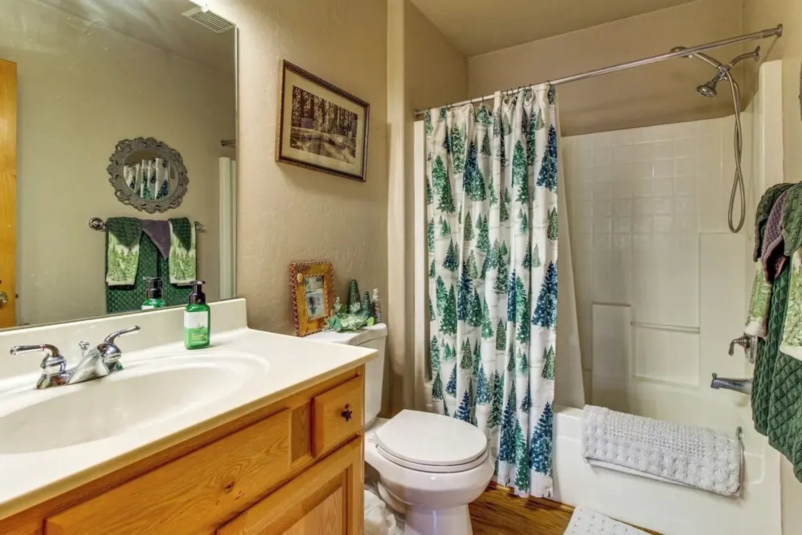 Near Hiking Trails: Heber-overgaard Haven w/ Deck!