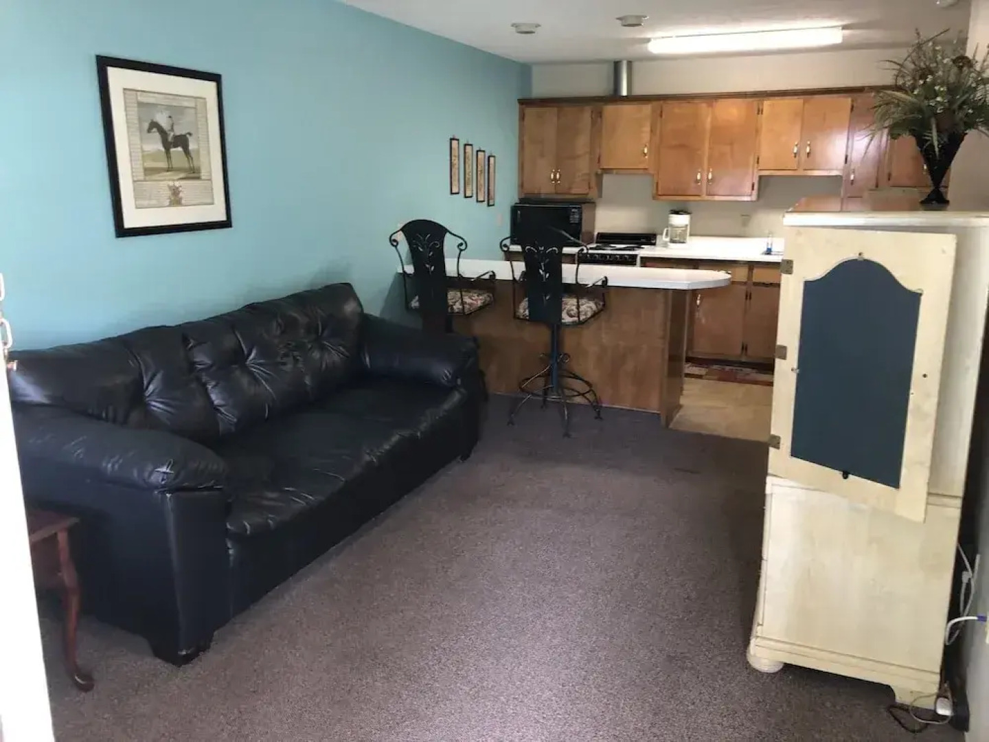 The Tompkinsville Inn