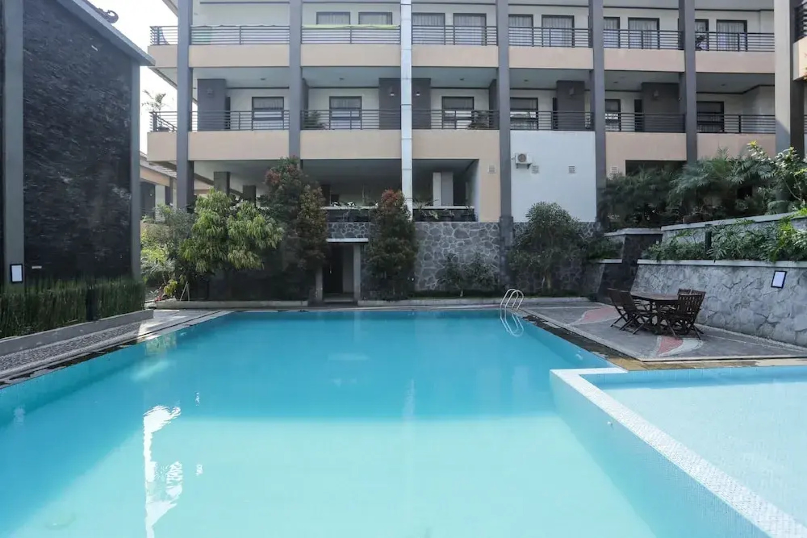 RedDoorz Plus near Farmhouse Lembang