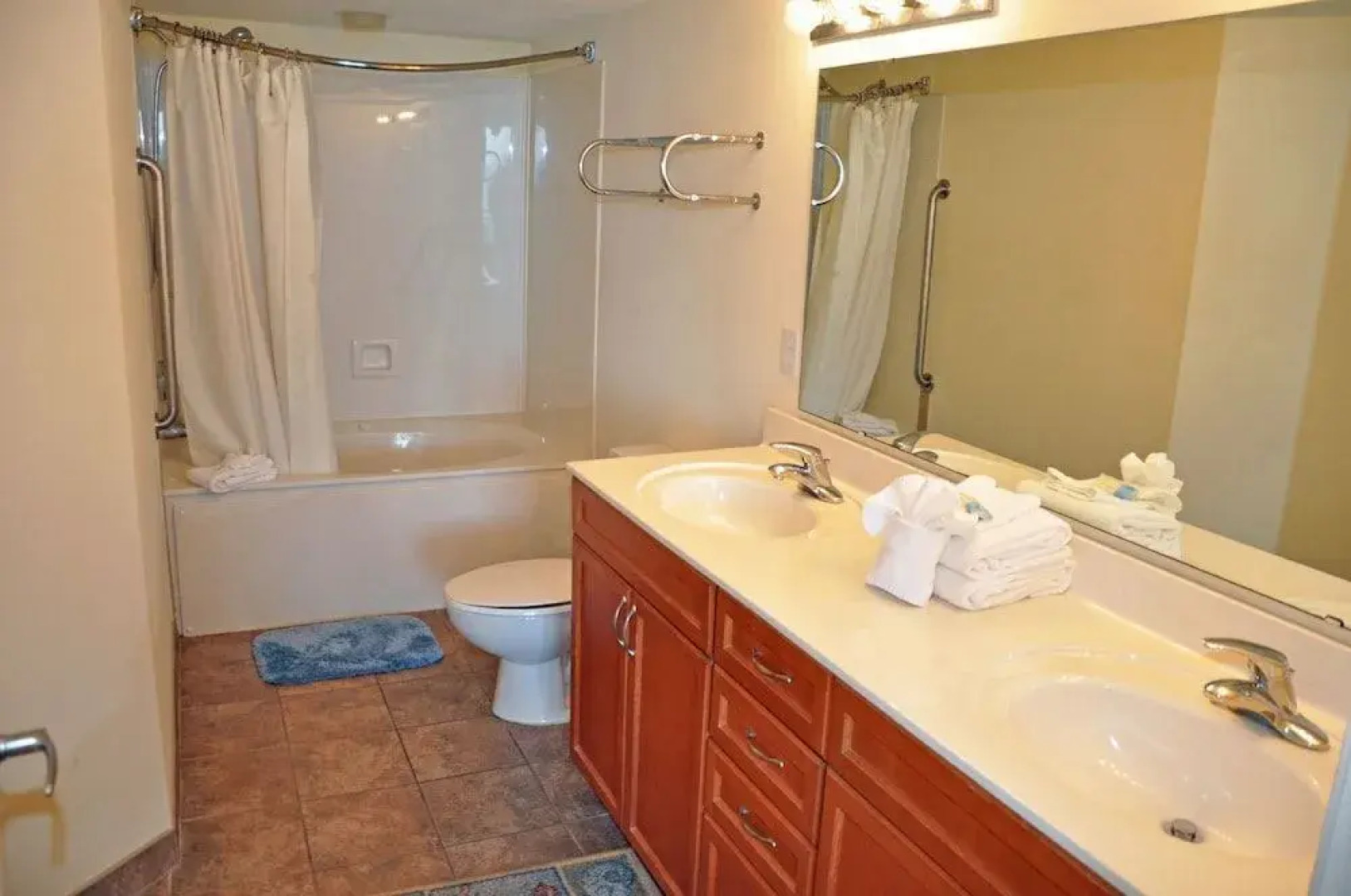 Atlantic Breeze 709 3 Br condo by RedAwning