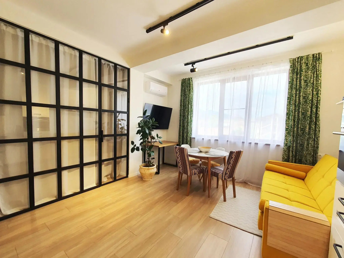 Апартаменты Жить в Горах на улице Турчинского 85