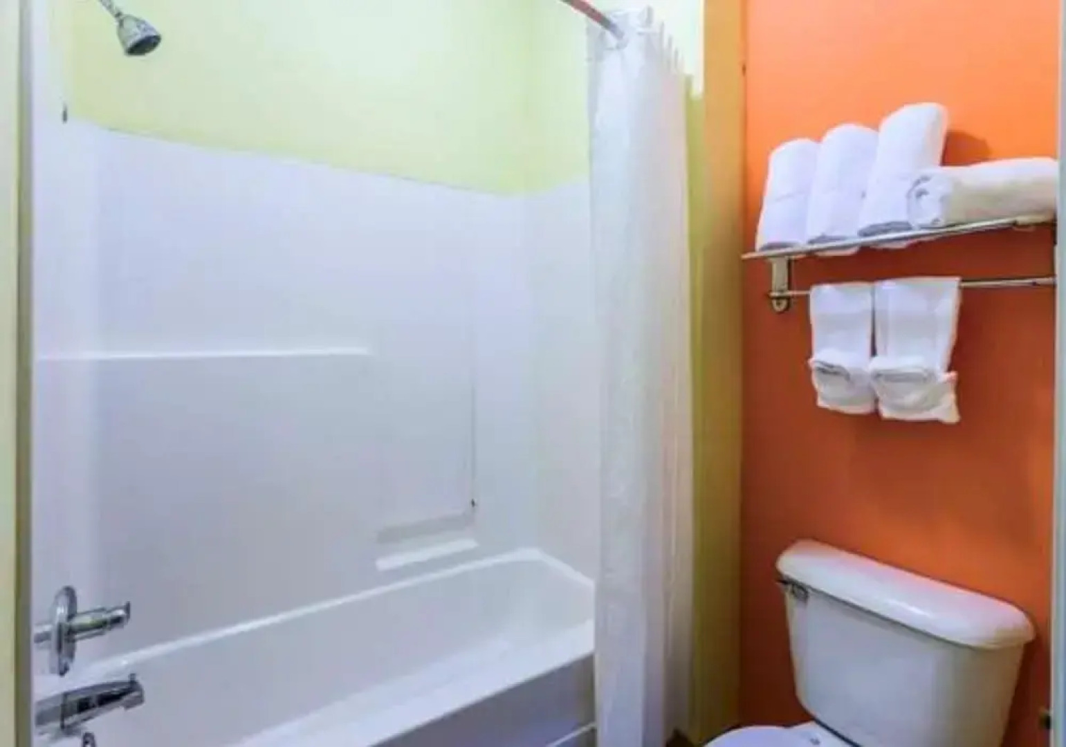 Rock Island Inn & Suites Streator IL