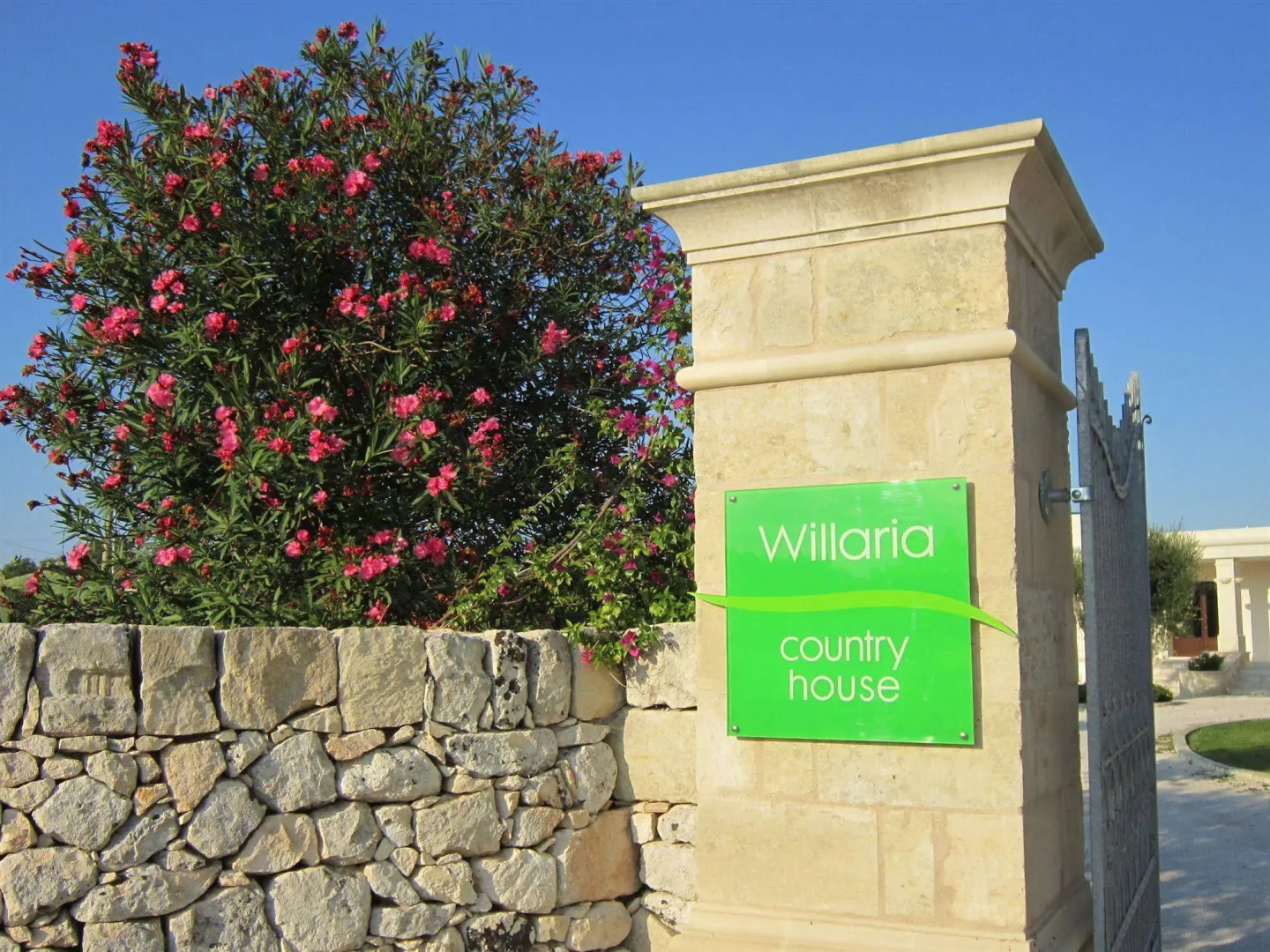 Willaria country house
