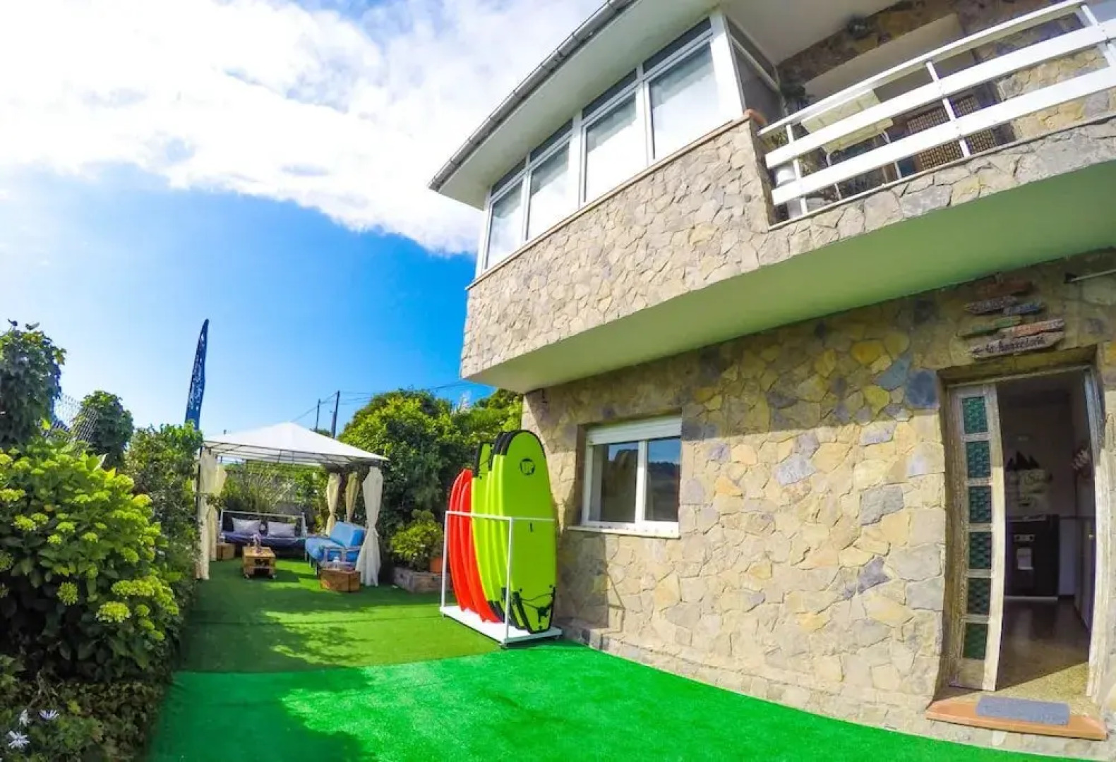 Black Shark Surfhouse