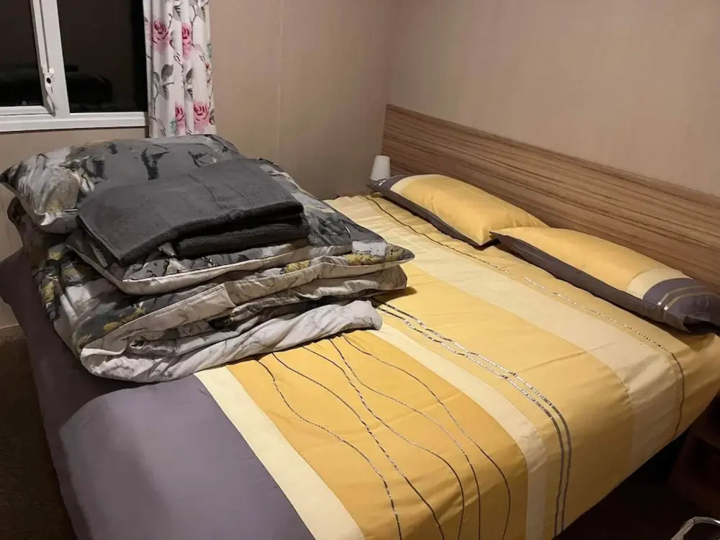 pet Free 2 Bedroom Caravan With Decking at Heacham