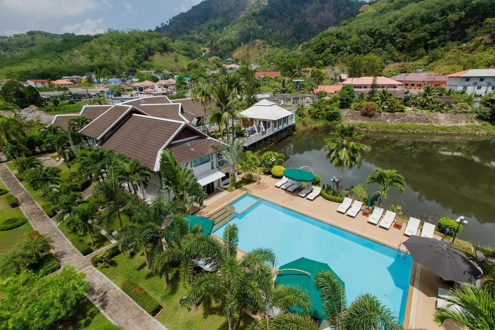 Serenity Lakeside Resort