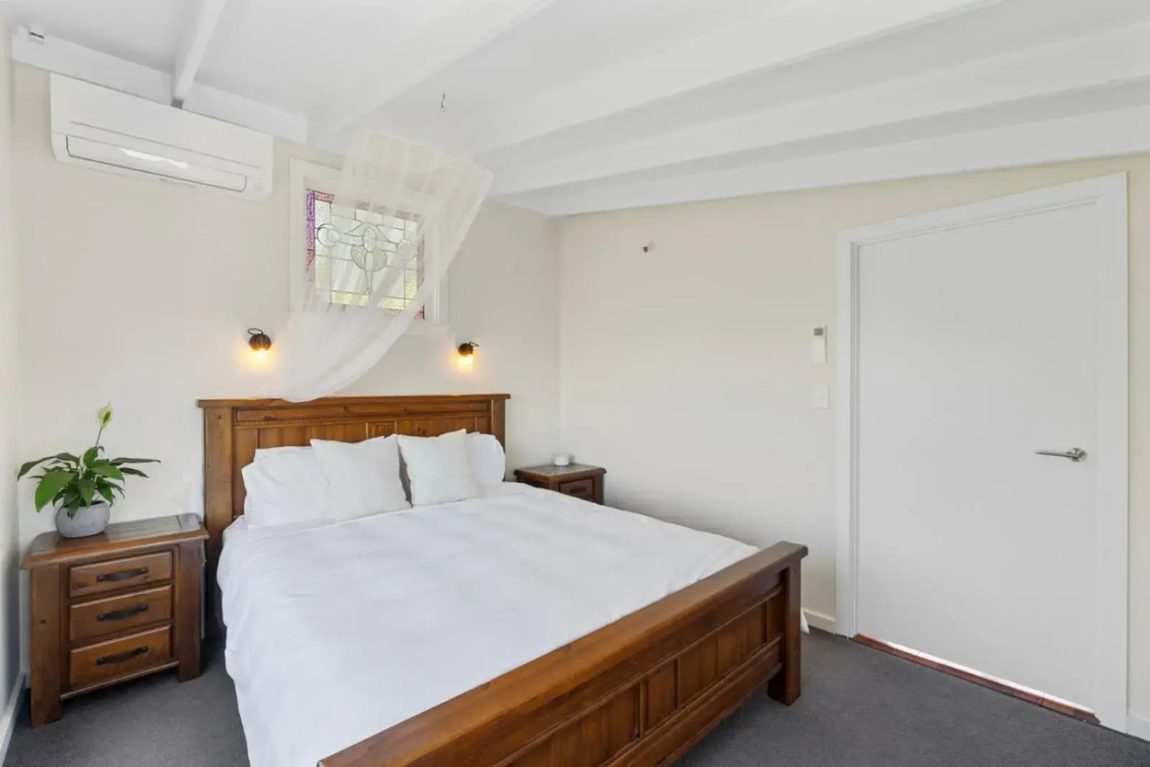 Piha - City Escape, Piha Holiday Home