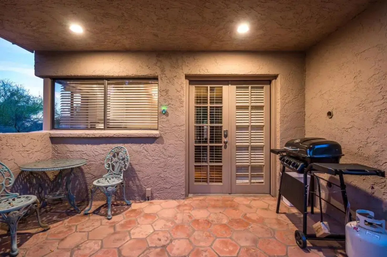 Carefree Crest: Jaw Dropping VIEWS, Pool, 2 Casitas, Outdoor Living!