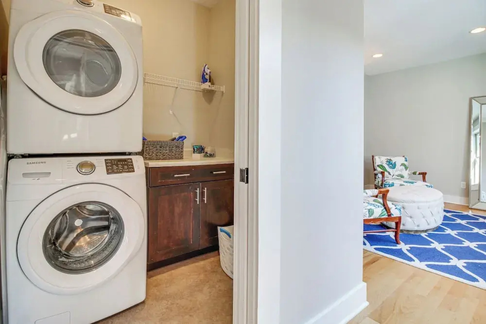 Vibrant Downtown Cincinnati Townhome w/ Sauna!