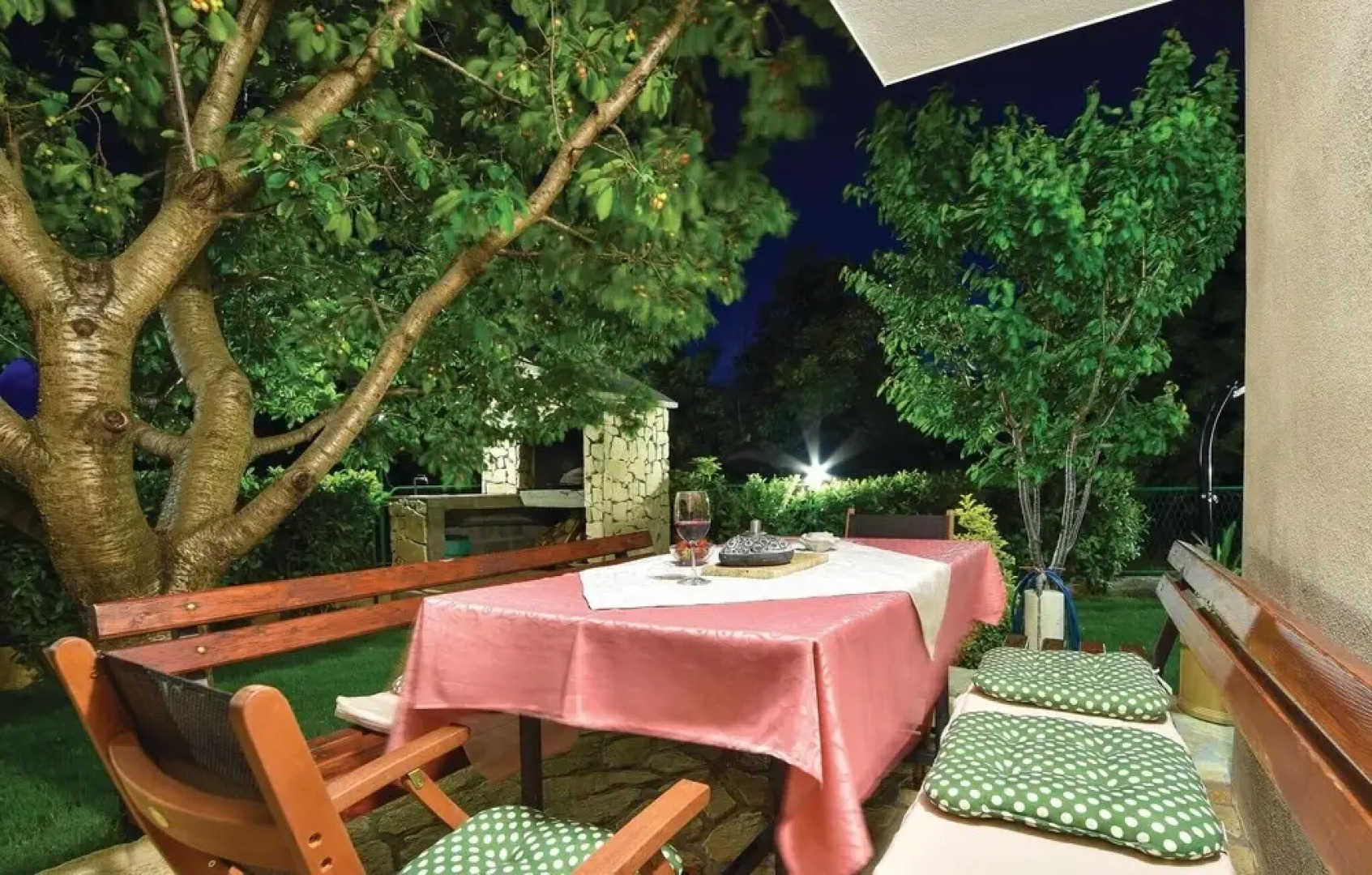 Beautiful Home in Zrnovnica With Wifi and 3 Bedrooms