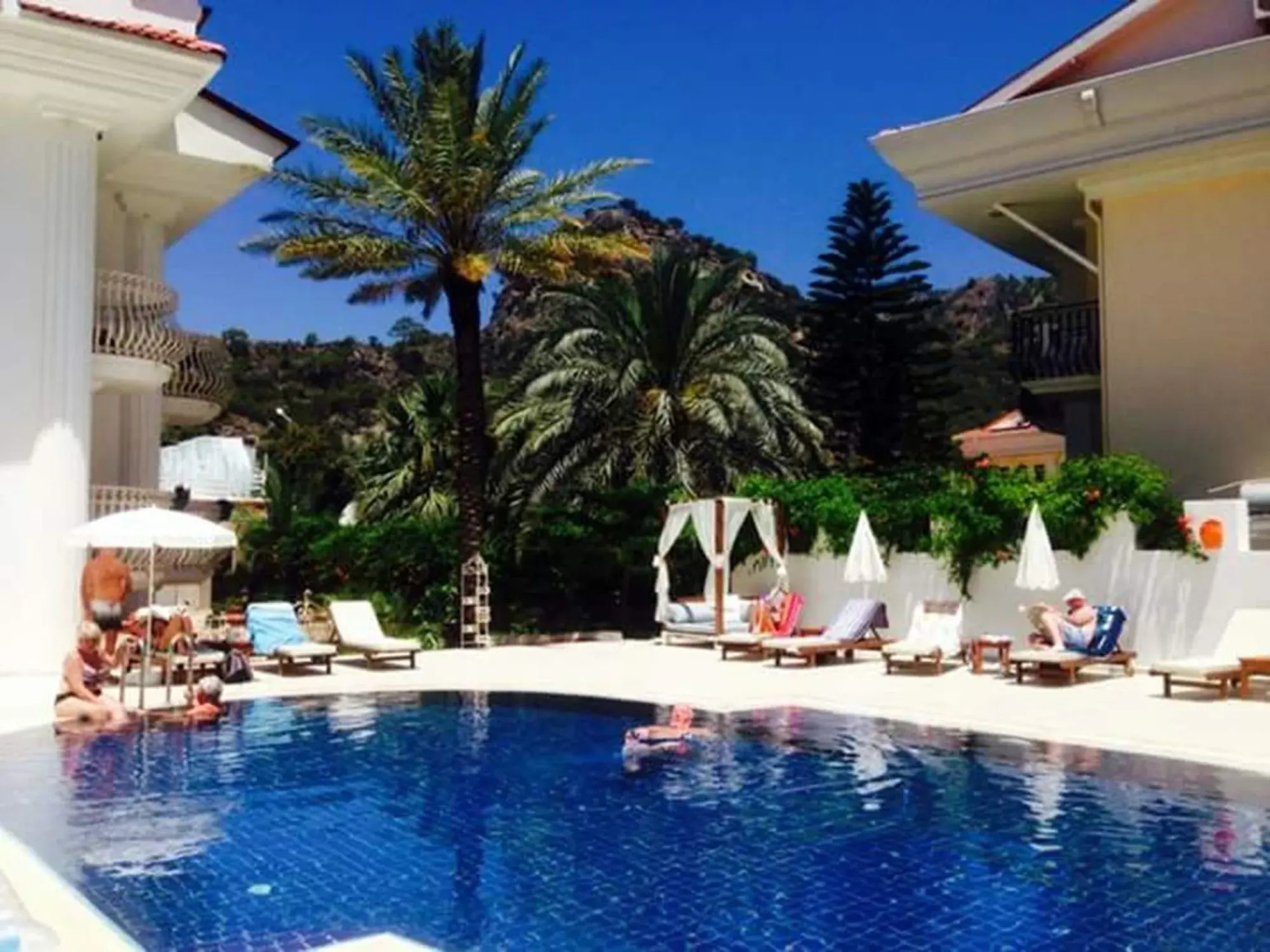 S3 Orange Exclusive Hotel