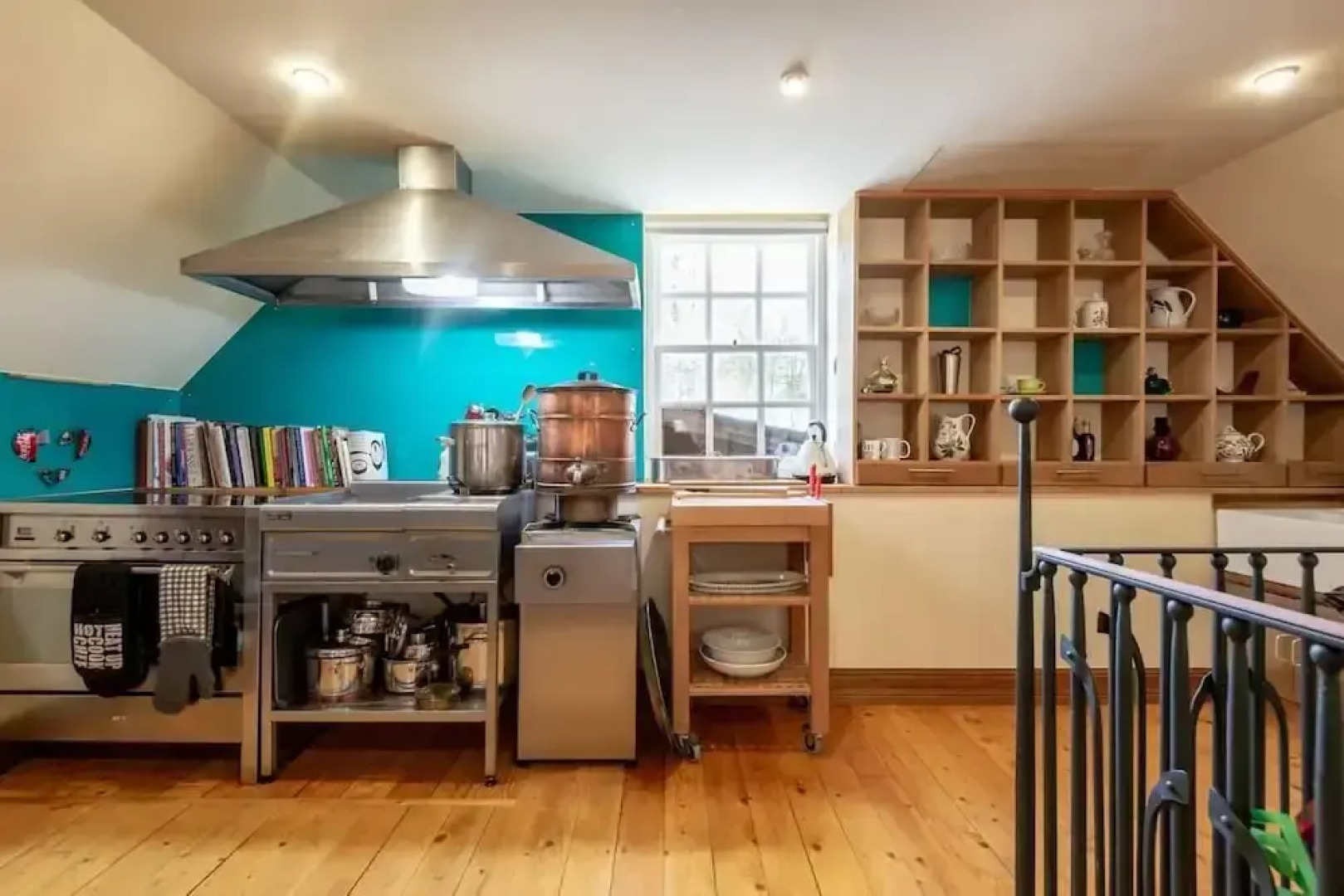 Stunning Luxury Duplex With Hot Tub and Aircon