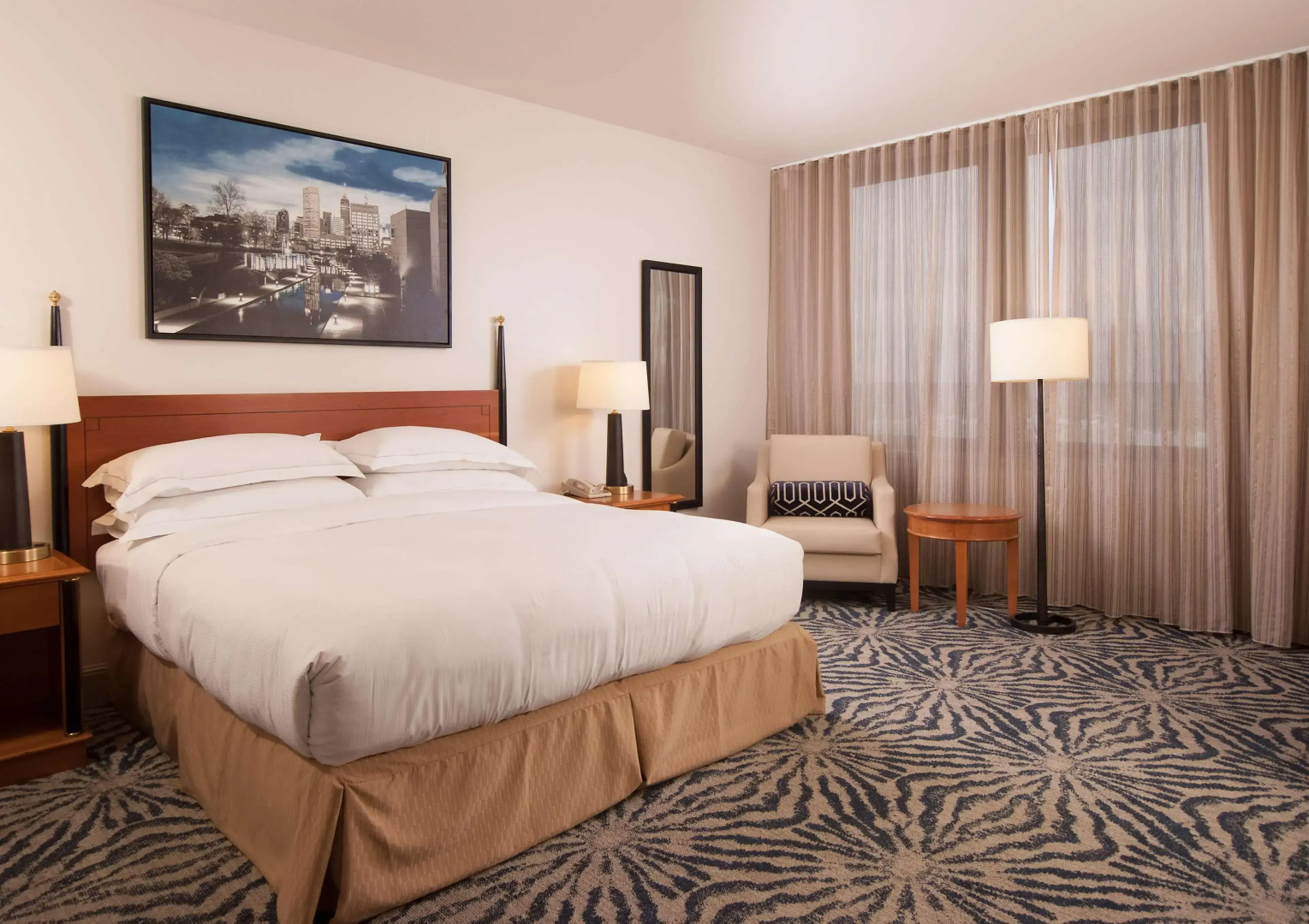 Hilton Indianapolis Hotel & Suites