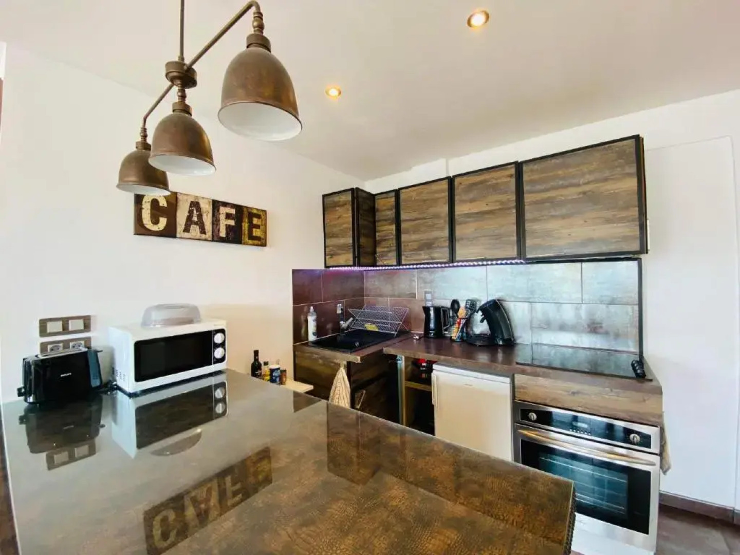 La Venise Annécienne - Studio lumineux, avec parking privé gratuit, proche gare