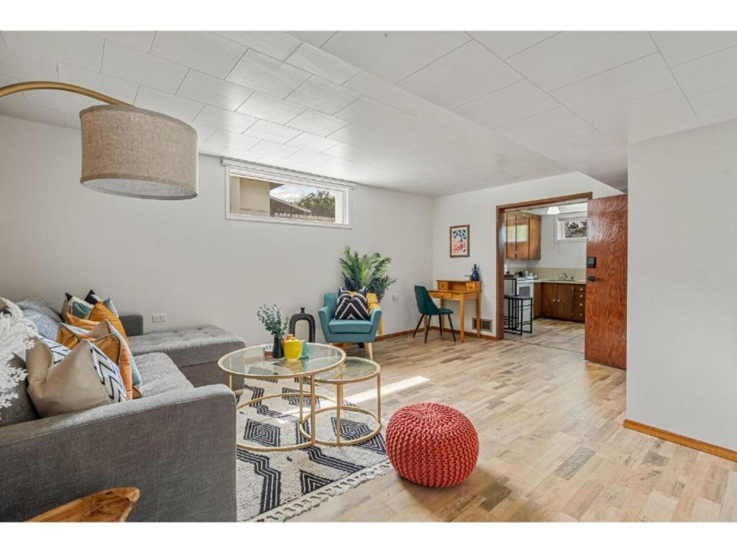 The Colour I 10 Minute To Royal Tyrrell I Sleeps 7