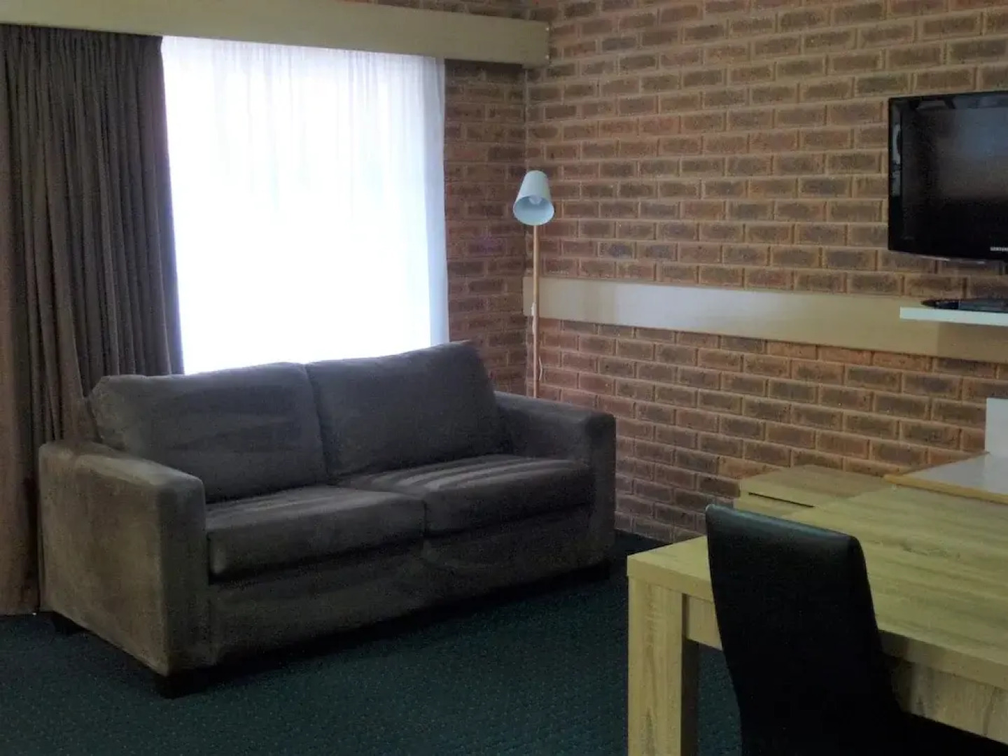 BEST WESTERN Colonial Motor Inn