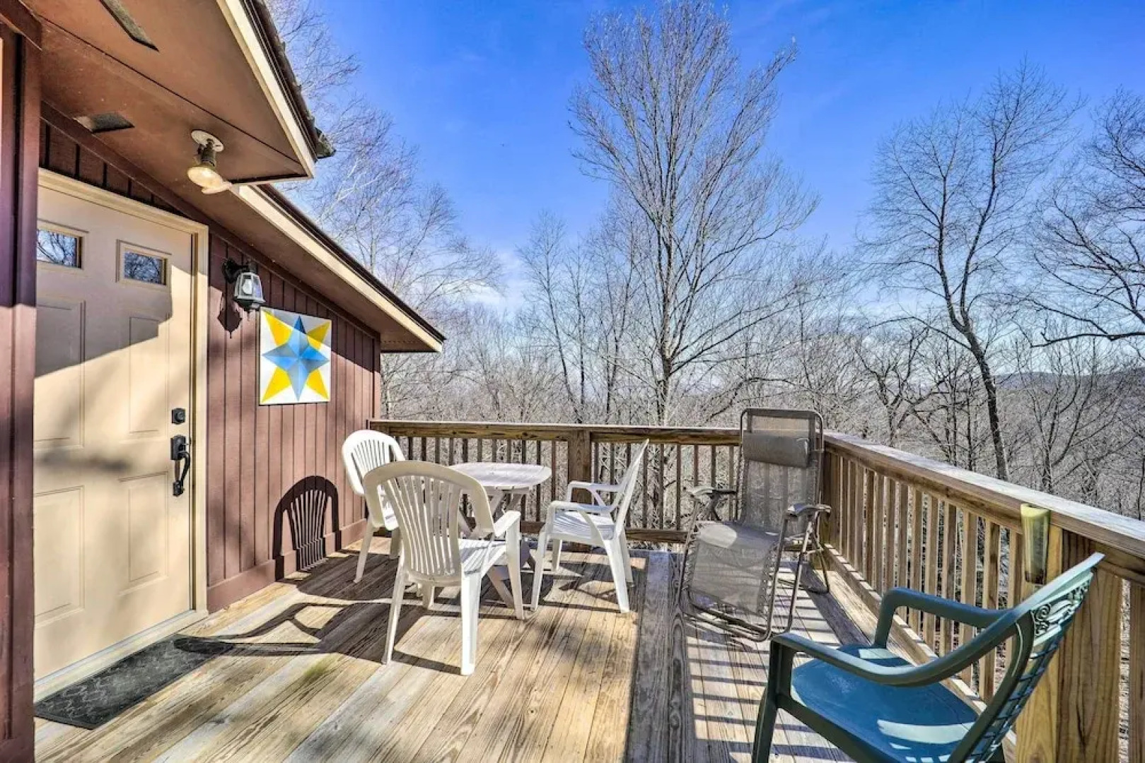 Beech Mountain Cabin w/ Deck: Half-mi to Skiing