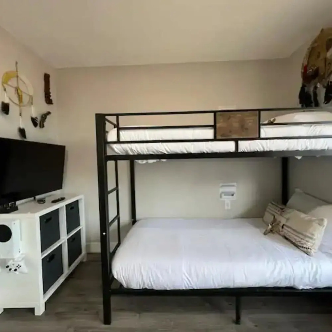 Spacious 4BR Home Near Grand Canyon Sleeps 10