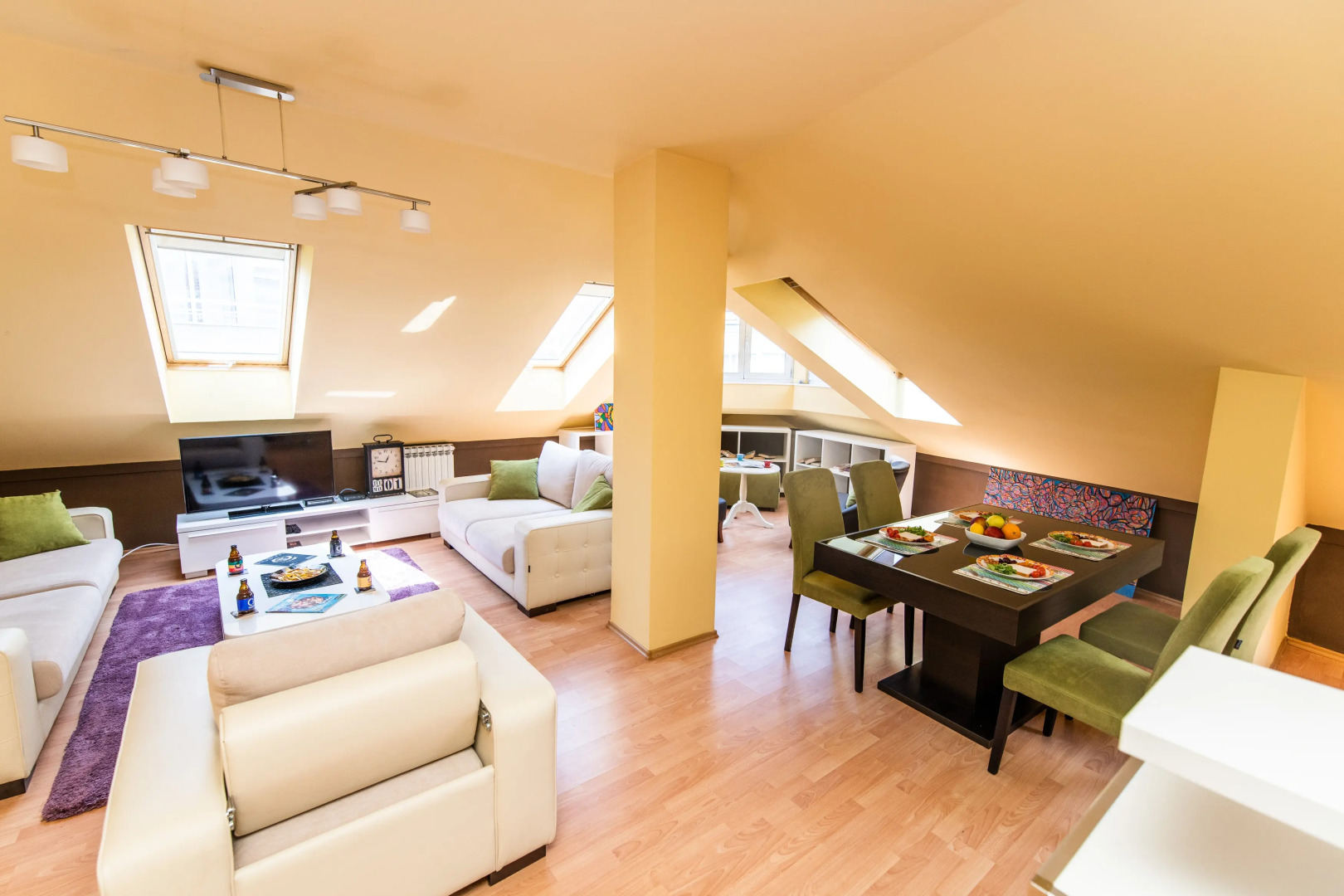 Spacious design loft in beautiful neighborhood