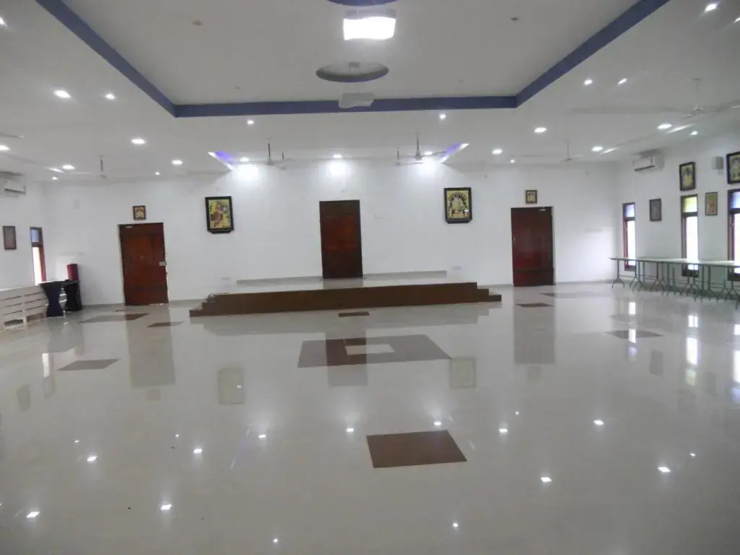 Hotel Sadhabishegam