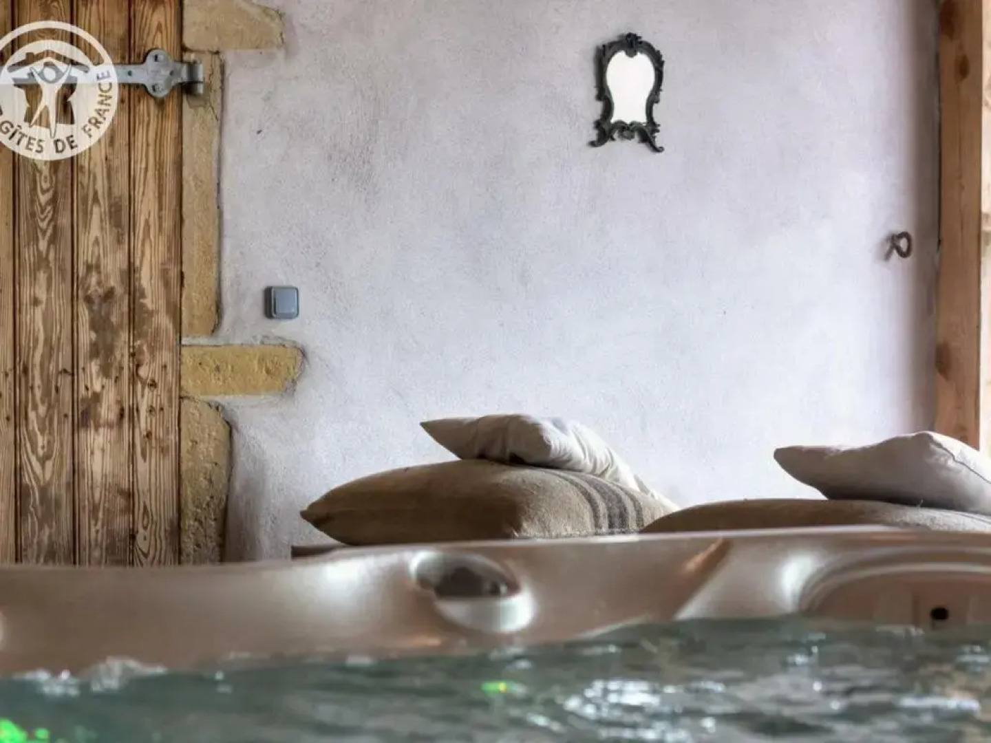 Gîte Saint-Germain-Lespinasse, 7 pièces, 14 personnes - FR-1-496-6