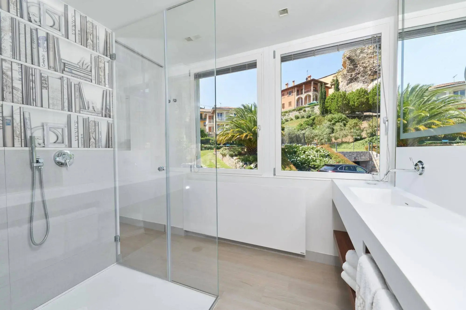 Hotel Castello Lake Front