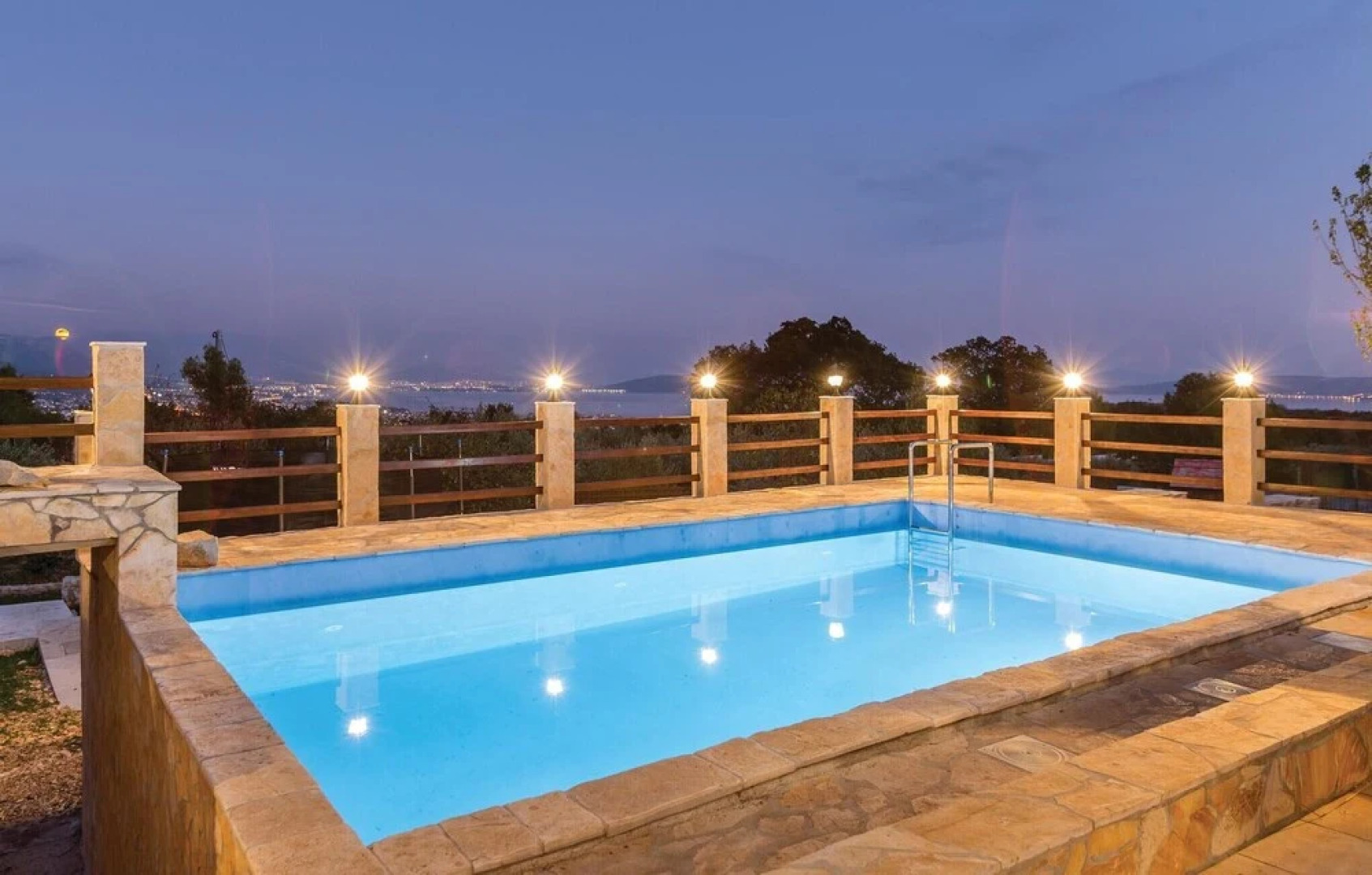 Beautiful Home in Kastel Novi With Wifi and 4 Bedrooms