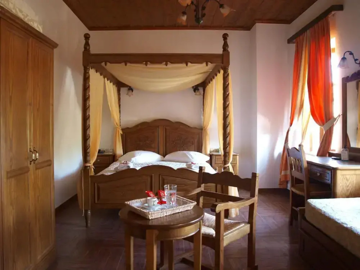 Heliodora Superior Triple Room 5