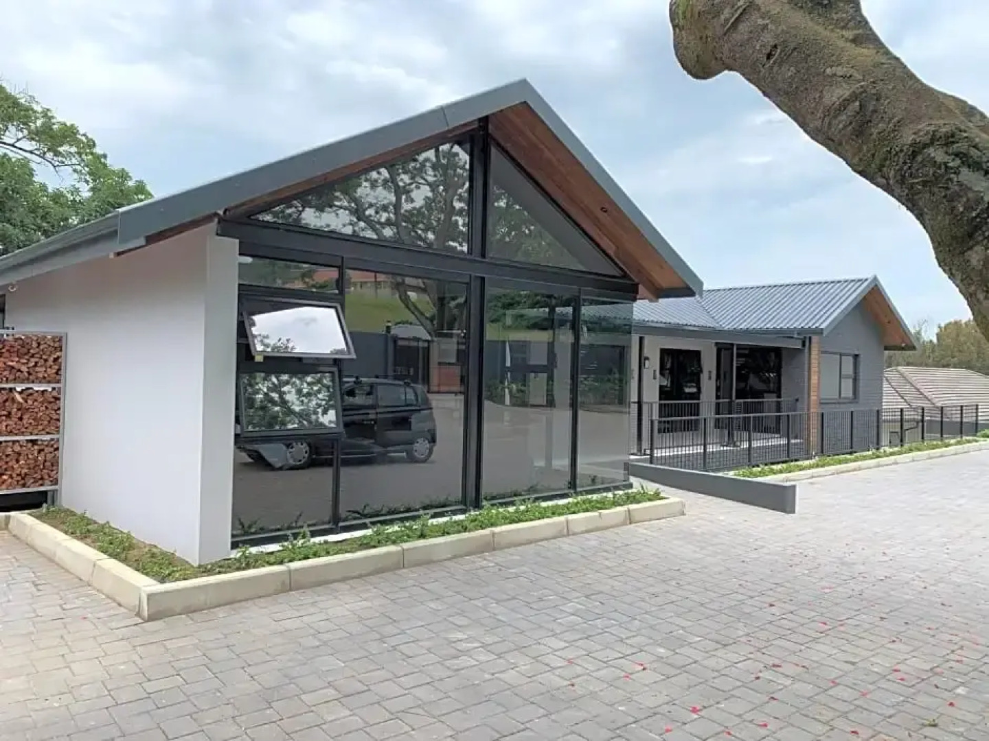 Coral Wood Self Catering Suites And BB