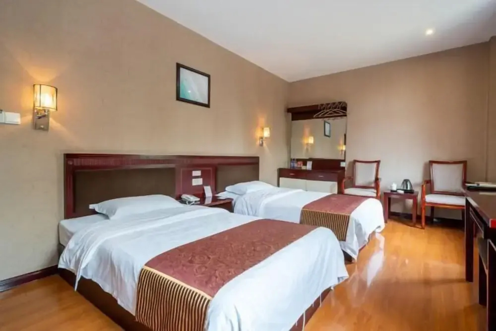 Jinri Business Hotel