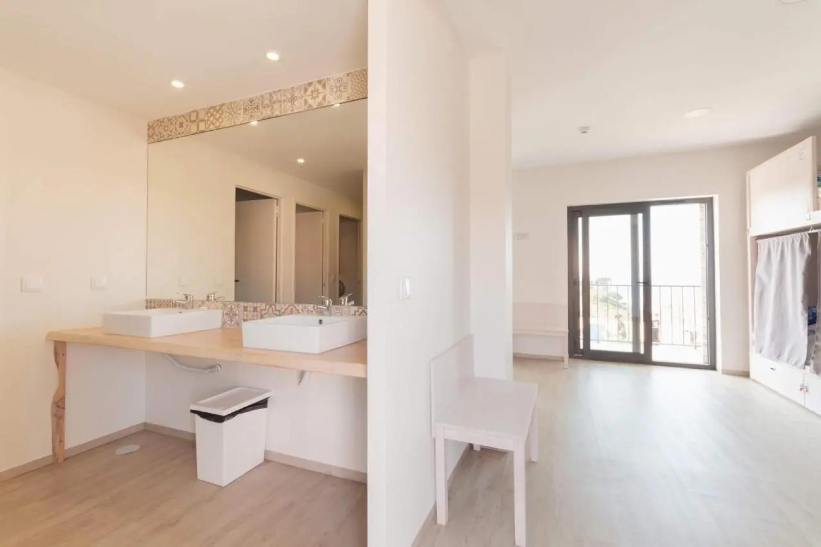 Хостел WOT Ericeira Surf Social