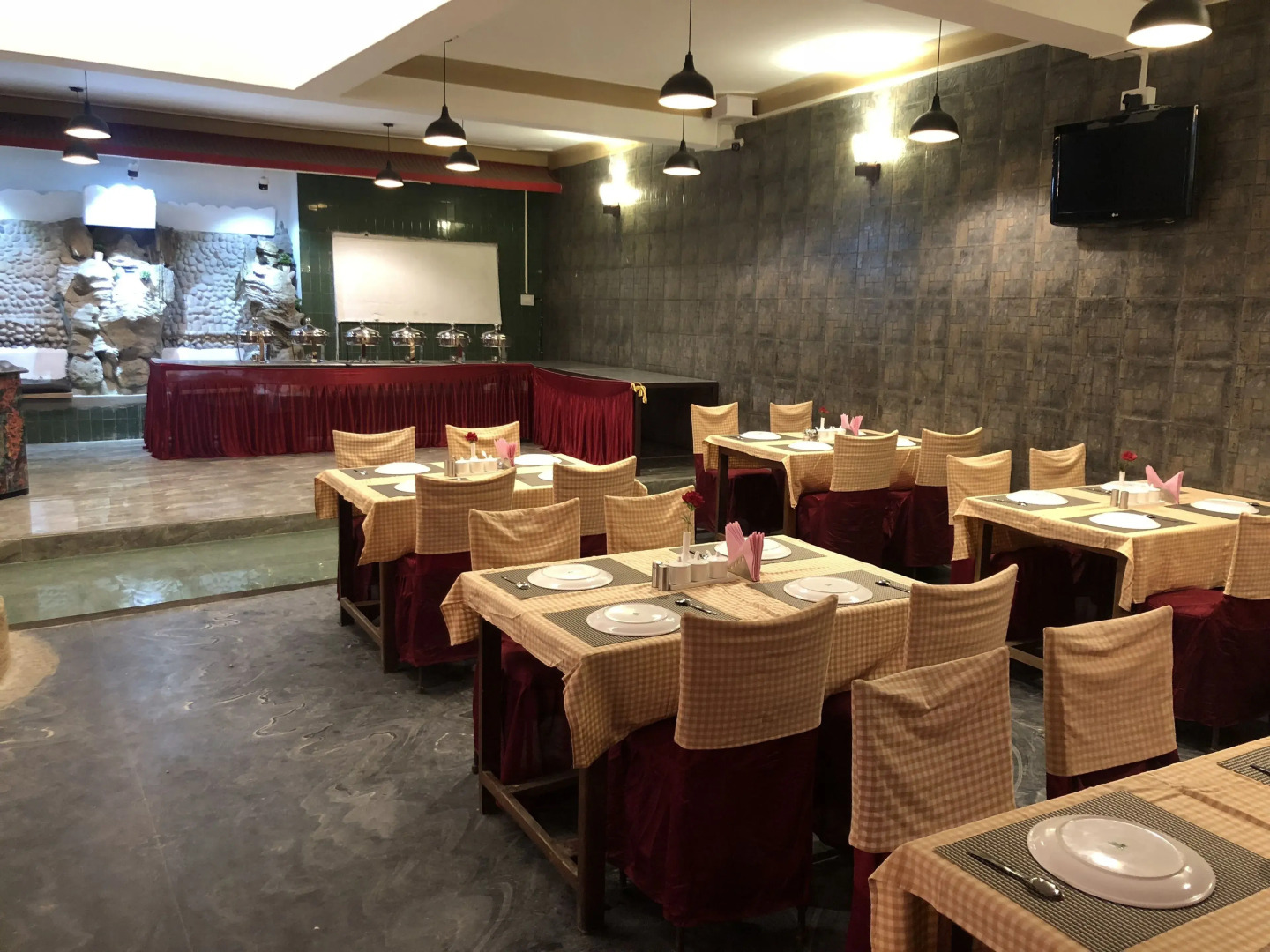 Hotel Flora Fountain