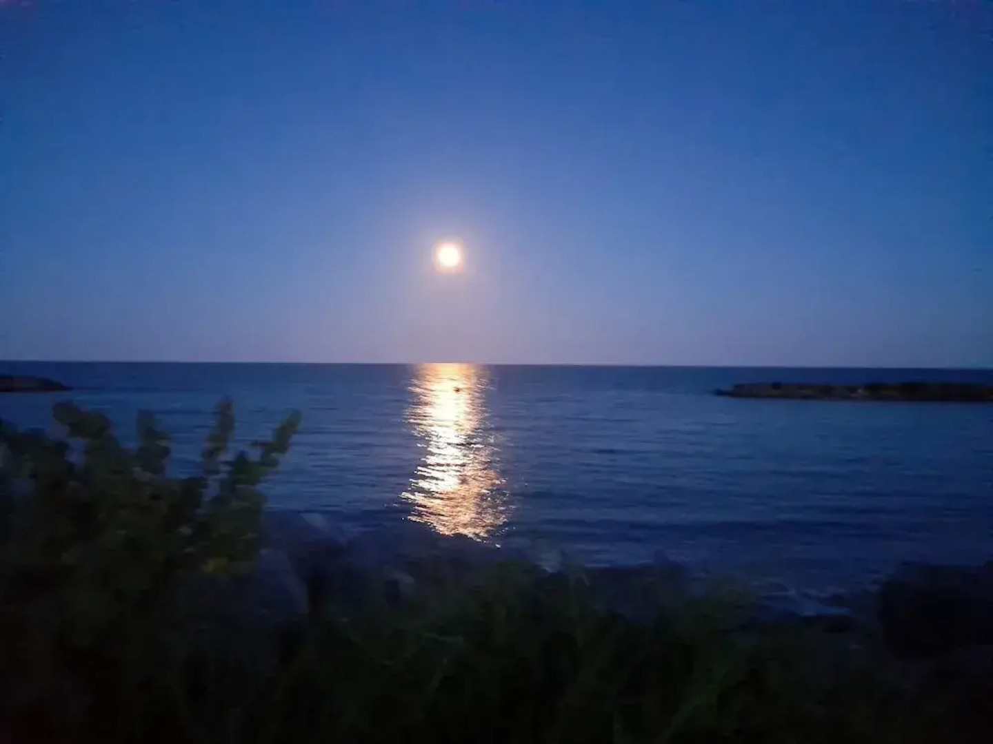 Remarkable Seaside Apartment - Sleeps 4